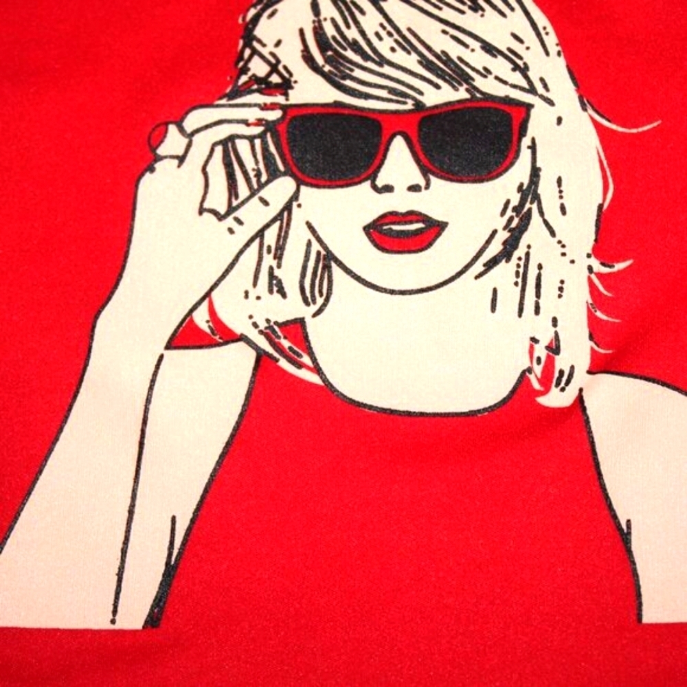 Taylor Swift Tee Shirt  C2 Sport Ultimate Fall League Tee –  – Size M